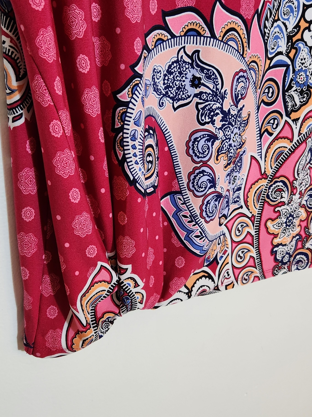 Chico’s Pink Paisley Graphic Tee Size Large - Picture 4 of 9